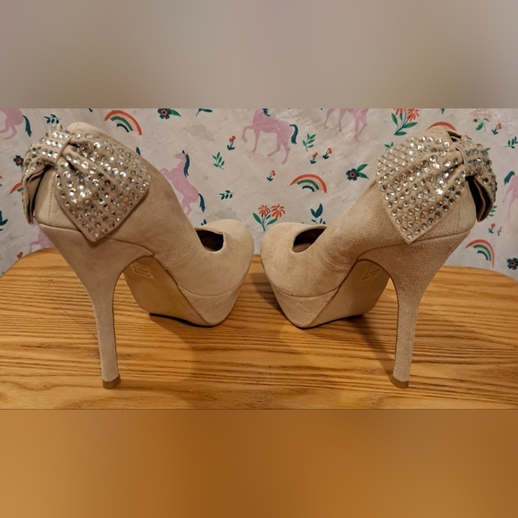 Y2K Steve Madden Parfait Beige Suede Neutral Boho Heel Shoe w/ Bling Bow SZ 7M - Picture 5 of 9